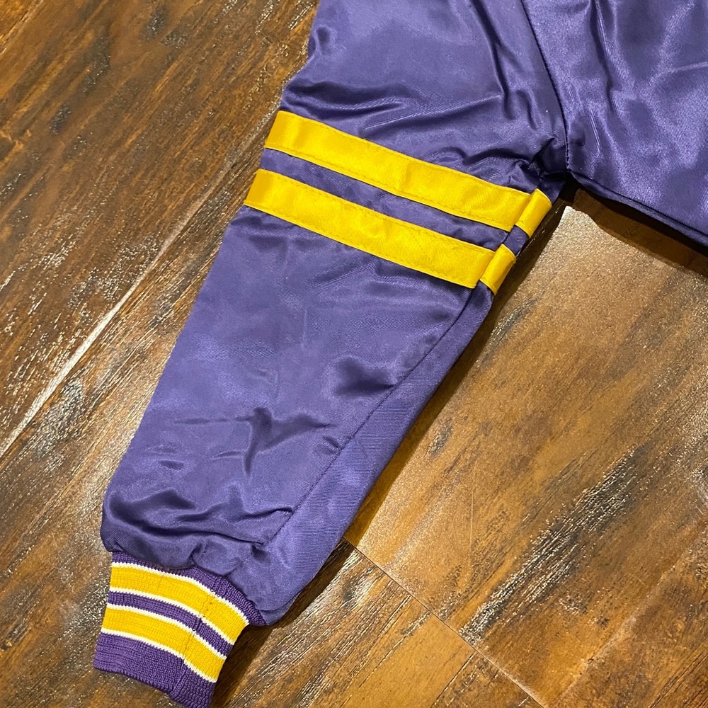 Chalk Line UW Purple & Gold 'W Huskies' Satin Varsity Jacket Kids Size 5 - Picture 9 of 12